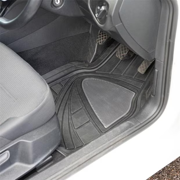 106740-streetwize-deluxe-celebrity-rubber-car-mat-set-with-full-cros-1.jpg