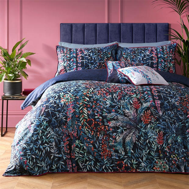 10797-soiree-tessa-floral-cotton-sateen-duvet-cover-set-in-navy-1.jpg