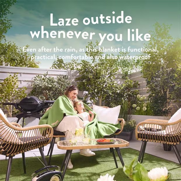 12145-slumberdown-outdoor-waterproof-picnic-blanket-1.jpg