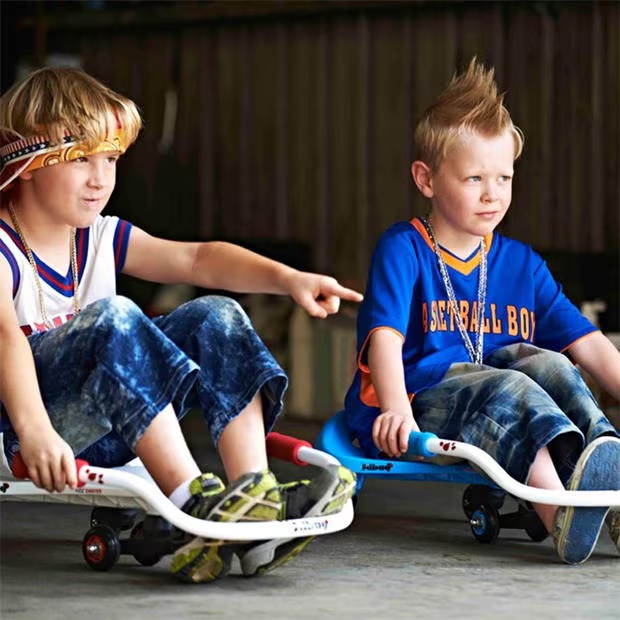 13830-jd-bug-jd-bug-kids-swayer-scooter-ride-on-trike-1.jpg