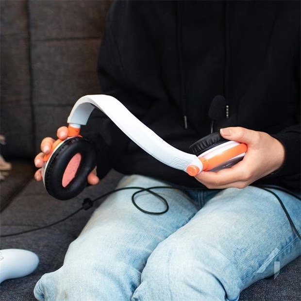146570-stealth-c6-100-burst-gaming-headset-ps4-ps5-xbox-switch-pc-peach-white-1.jpg