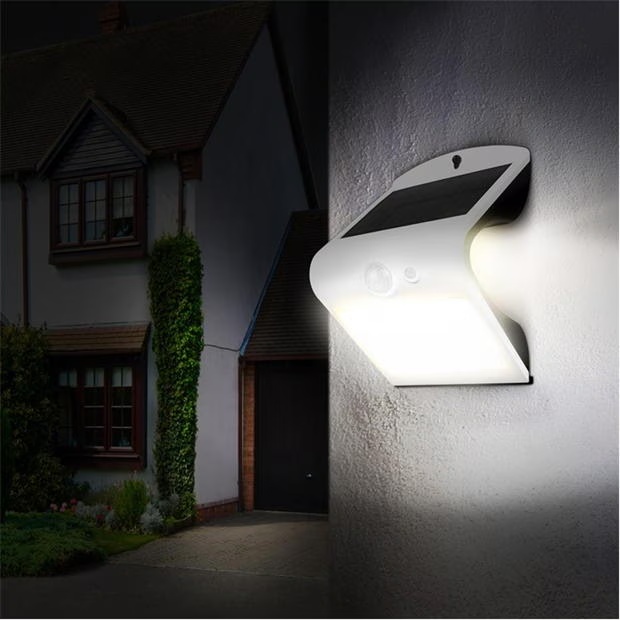 14716-luceco-luceco-led-solar-guardian-wall-light-with-pir-1.jpg