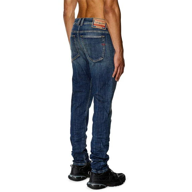 18969-diesel-sleenker-skinny-jeans-1.webp