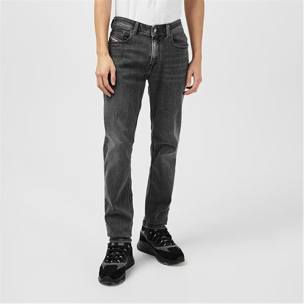 18969-diesel-sleenker-skinny-jeans-1.webp
