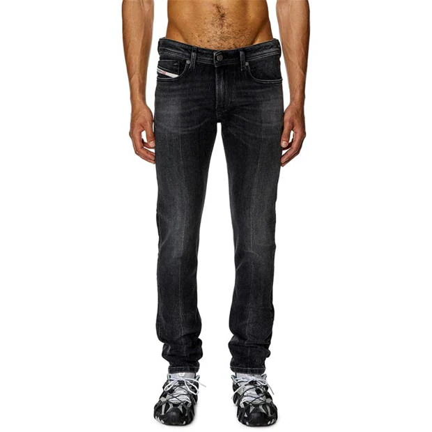 18969-diesel-sleenker-skinny-jeans-1.webp