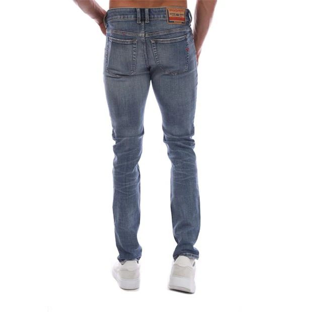 18969-diesel-sleenker-skinny-jeans-1.webp
