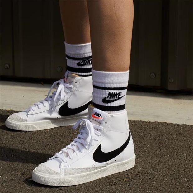 210145-nike-blazer-mid-77-hi-top-trainers-1.jpg