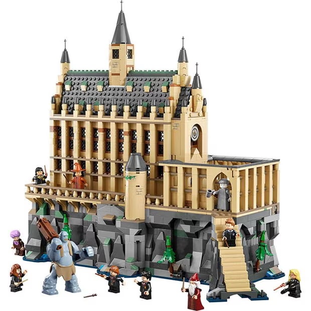 216220-lego-lego-harry-potter-76435-hogwarts-castle-the-great-hall-1.jpg
