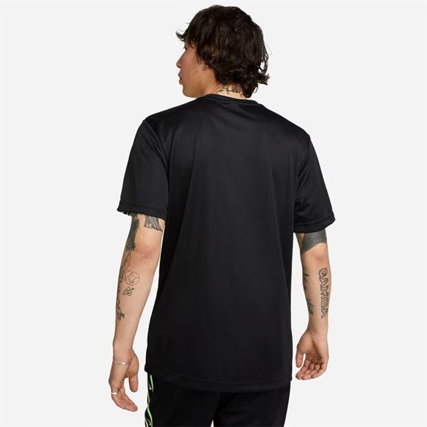 Nike Sportswear Repeat Men's T-Shirt