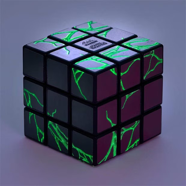 224092-stranger-things-stranger-things-rubiks-cube-1.jpg
