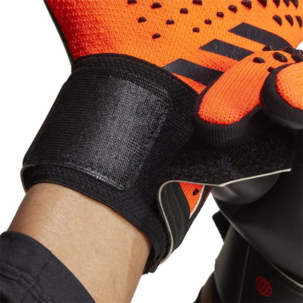 224267-adidas-predator-league-goalkeeper-glove-adults-1.jpg