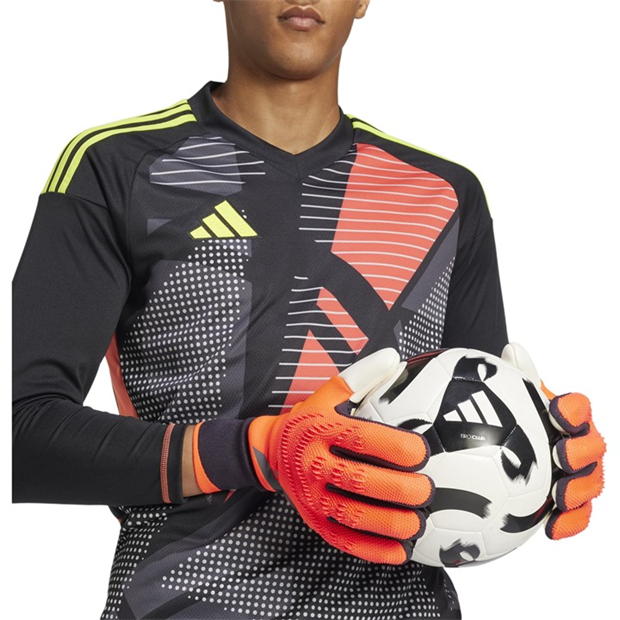 224287-adidas-predator-pro-promo-fingersave-goalkeeper-gloves-1.jpg