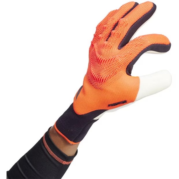 224287-adidas-predator-pro-promo-fingersave-goalkeeper-gloves-1.jpg