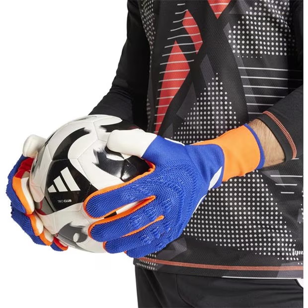 224287-adidas-predator-pro-promo-fingersave-goalkeeper-gloves-1.jpg