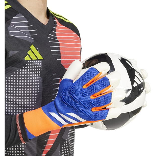 224296-adidas-predator-pro-hybrid-promo-goalkeeper-gloves-adults-1.jpg