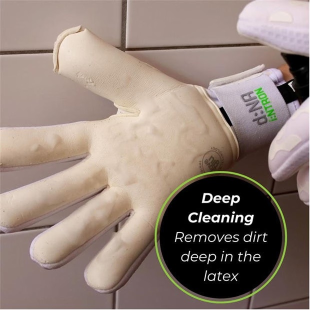 224522-glove-glu-n-wash-goalkeeper-glove-kit-1.webp
