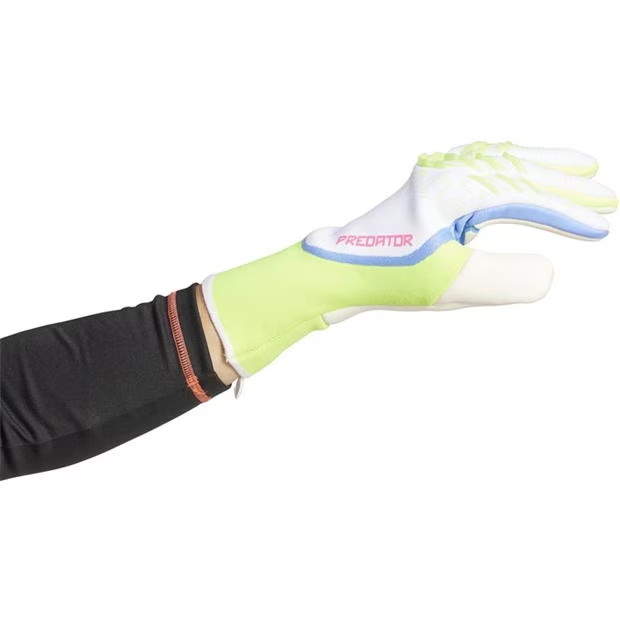 224643-adidas-predator-pro-goalkeeper-gloves-adults-1.jpg