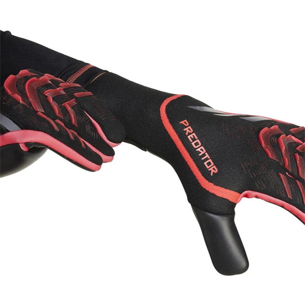 224643-adidas-predator-pro-goalkeeper-gloves-adults-1.jpg