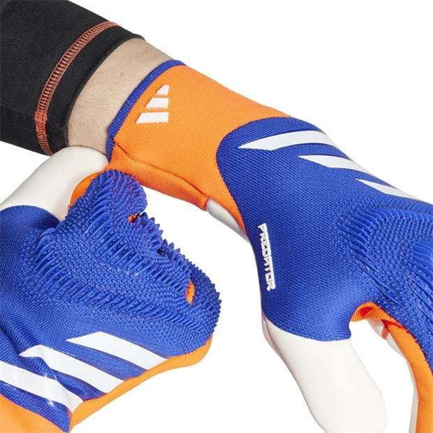 224643-adidas-predator-pro-goalkeeper-gloves-adults-1.jpg