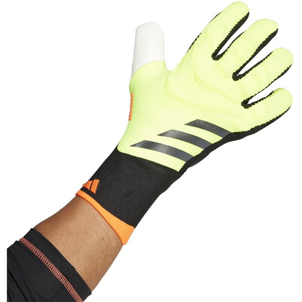 224643-adidas-predator-pro-goalkeeper-gloves-adults-1.jpg