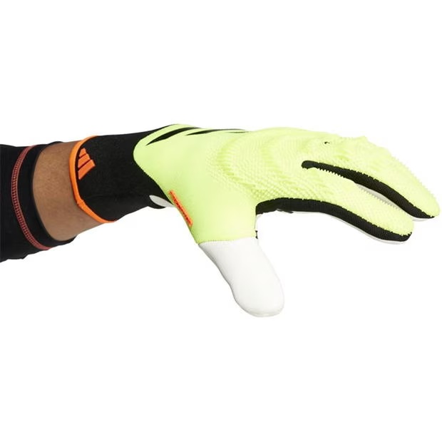 224643-adidas-predator-pro-goalkeeper-gloves-adults-1.jpg