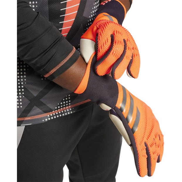 224643-adidas-predator-pro-goalkeeper-gloves-adults-1.jpg