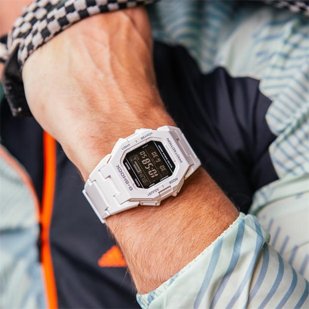 234900-g-shock-gd-b500-watch-1.jpg