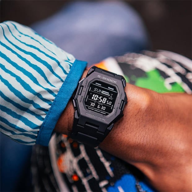 234900-g-shock-gd-b500-watch-1.jpg