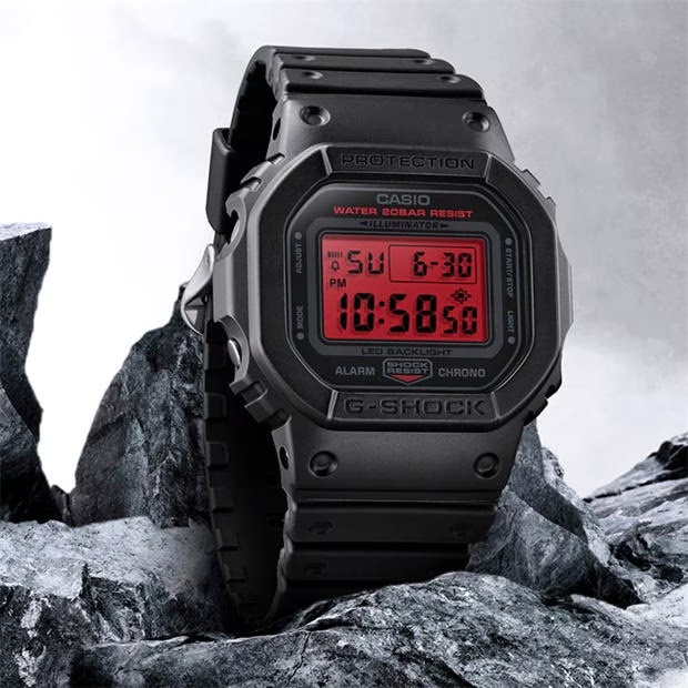 234936-g-shock-dw-5600bbr-1er-watch-1.jpg
