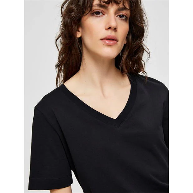 26333-selected-femme-standard-v-neck-t-shirt-1.jpg