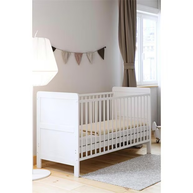 Little Acorns Acorns Little Acorns Classic Cot Bed