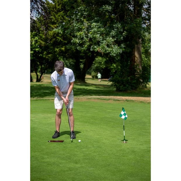 44064-longridge-longridge-tour-putting-mirror-1.jpg