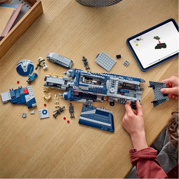 46901-lego-lego-star-wars-75435-the-clone-wars-battle-of-felucia-separatist-mtt-set-1.jpg