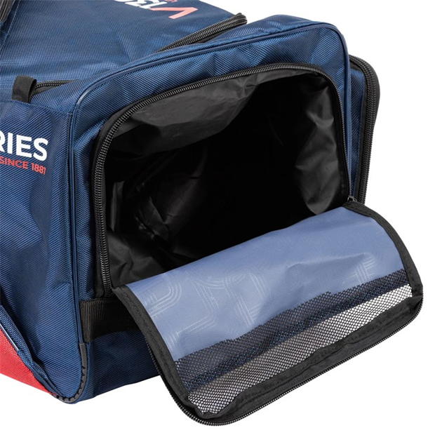 67-v130-cricket-holdall-1.jpg