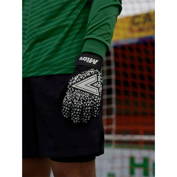 803-mitre-mitre-magnetite-goalkeeper-glove-1.jpg