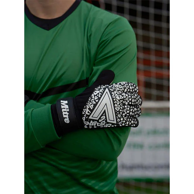 803-mitre-mitre-magnetite-goalkeeper-glove-1.jpg