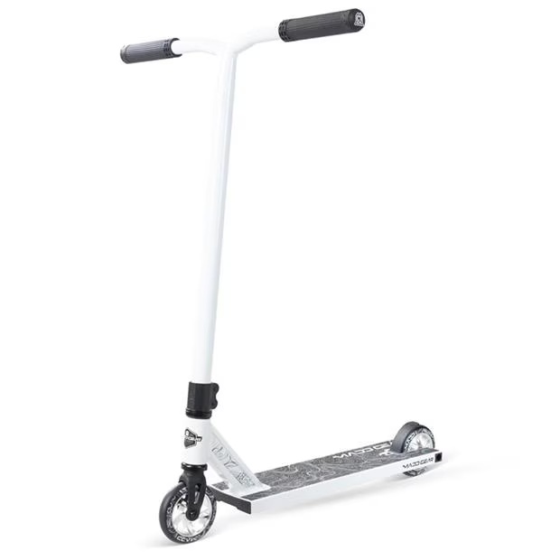 95078-madd-gear-madd-gear-titan-mg-4pro-stunt-scooter-1.jpg
